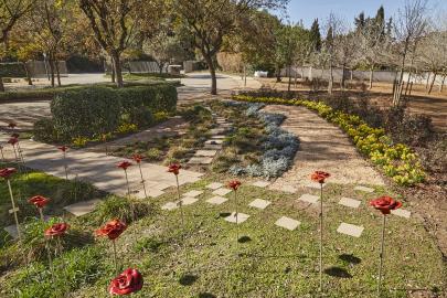 El Cementerio de Les Pruelles de Sitges presenta dos nuevos espacios dedicados al luto perinatal y el descanso de las cenizas
