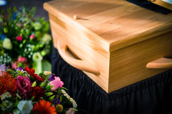 Cremación o entierro