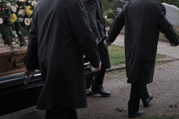 cortejo fúnebre